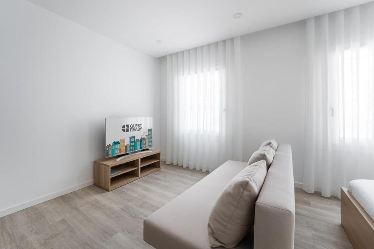 Guestready - The Grey Light Across Forum אבאירו מראה חיצוני תמונה